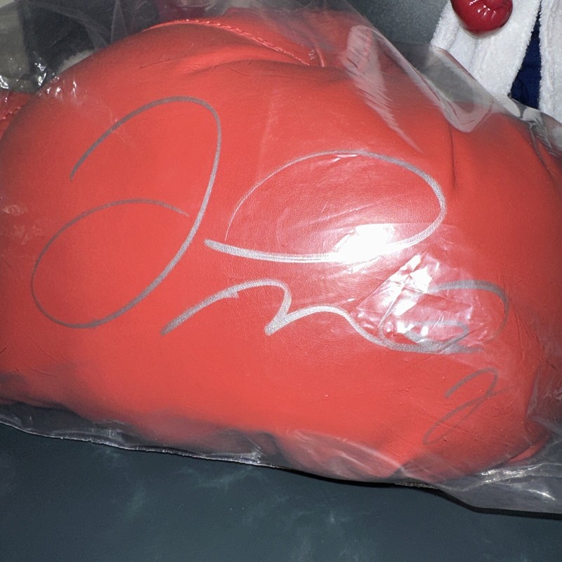 Floyd Mayweather Autographed Glove PSA view 2