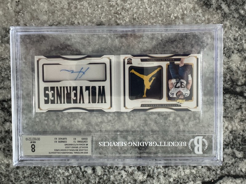 2022 National Treasures Signed Booklet Aidan Hutchinson Gold /5 Logoman view 2
