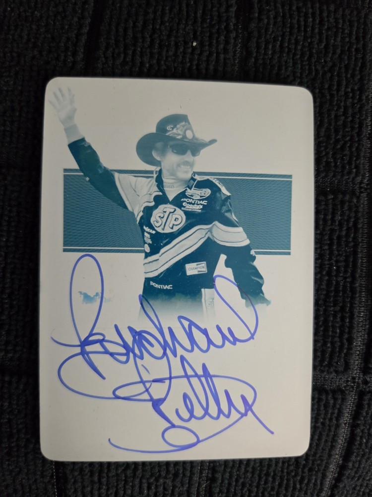 Signed 2016 Panini National Treasures Autographed Card.. 1/1 