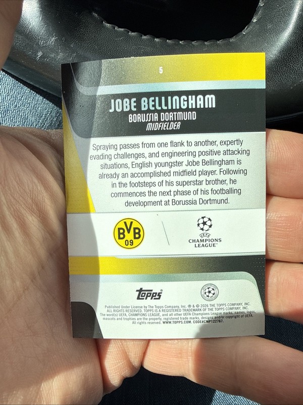 2025-26 Topps Uefa Club Competitions - Jobe Bellingham #5 (RC) Green Holifoil view 2
