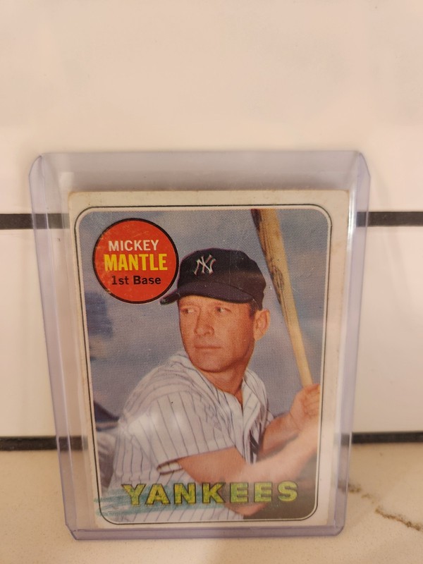 1969 Topps - Mickey Mantle #500 Last Name in Yellow