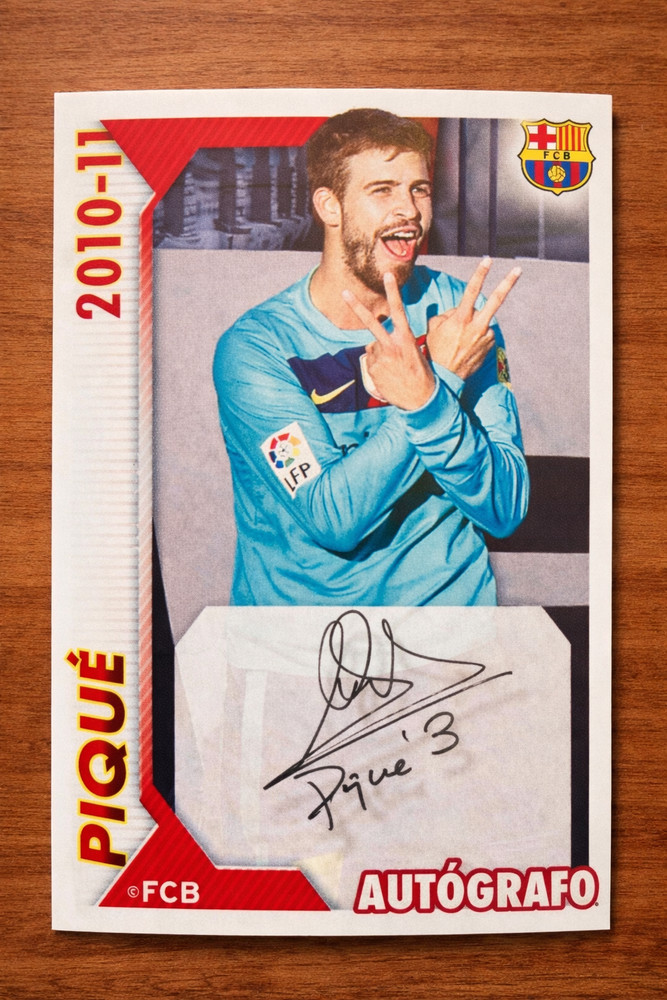 2010 2011 Panini FC Barcelona Gerard Pique Auto Autografo #41 Mint