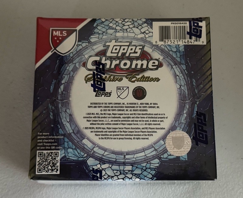 2025 Topps Chrome MLS Sapphire Edition Hobby Box view 2