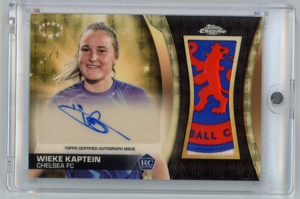 Wieke Kaptein 2024-25 Topps Chrome Relic Patch Superfractor Auto 1/1 RC Chelsea