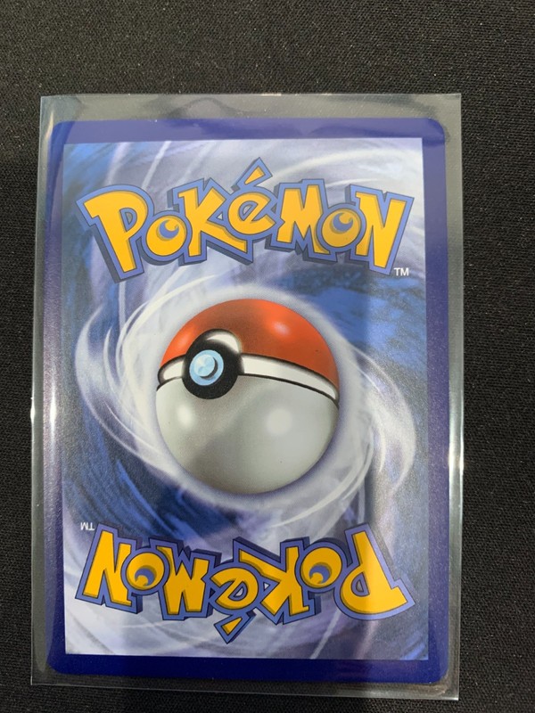 Flying Pikachu v 006/025 Celebrations Holo view 2