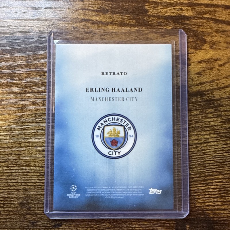 Erling Haaland 2025-26 Topps Simplicidad UCL Retrato Manchester City Blue /99 view 2