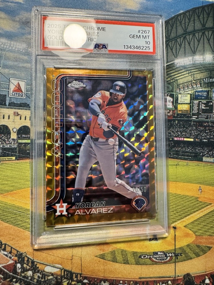 2025 Topps Chrome - Yordan Alvarez #267 Gold Geometric Refractor /50 PSA 10