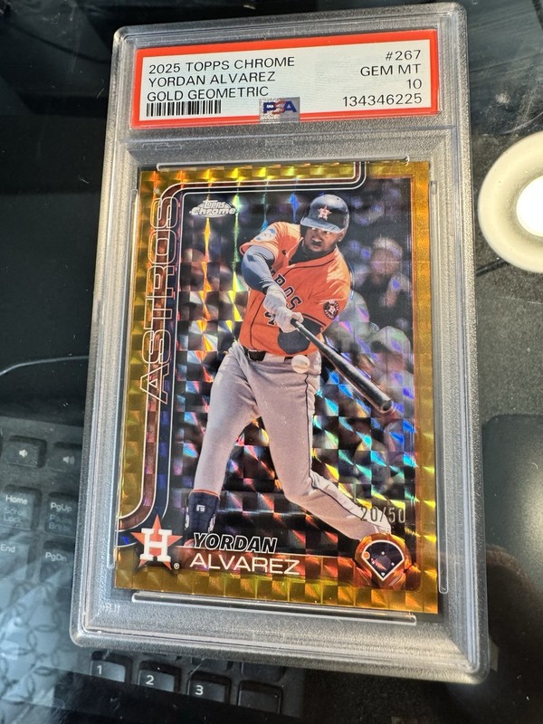 2025 Topps Chrome - Yordan Alvarez #267 Gold Geometric Refractor /50 PSA 10 view 2