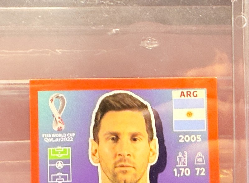 Lionel Messi - 2022 Panini World Cup Qatar Sticker - Argentina ARG 20 - RED SSP view 2