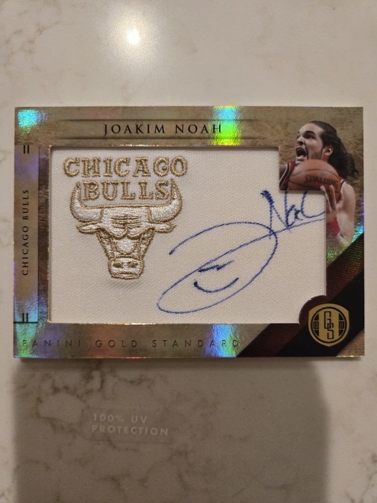 2011 Panini Gold Standard Joakim Noah Bulls Patch Logo Auto /49