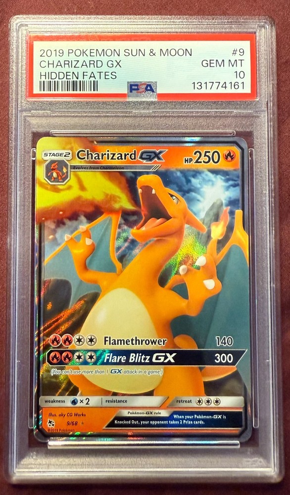 2019 Pokemon Sun & Moon Charizard GX Hidden Fates 9/68 EN PSA 10