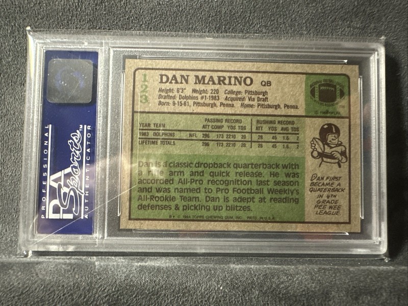 1984 Topps - Dan Marino #123 (RC)🔥PSA 9🔥 Miami Dolphins view 2