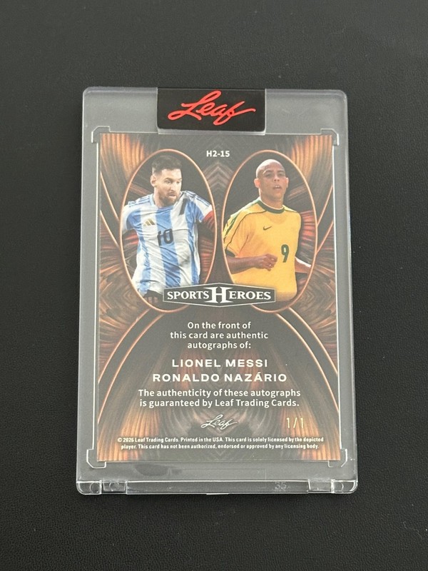 LIONEL MESSI * RONALDO NAZARIO 2026 LEAF SPORT HEROES DUAL AUTO 1/1 GOLD CRYSTAL view 2