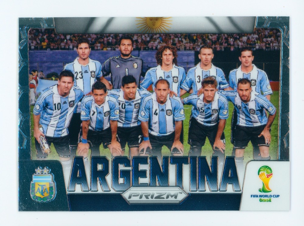 2014 Argentina Team Photo Panini Prizm World Cup Soccer Card (Lionel Messi)