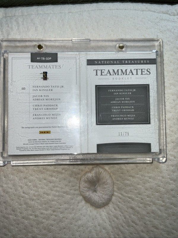 2020 Panini National Treasures Booklet With Fernando Tatís Jr. Auto /25 view 2