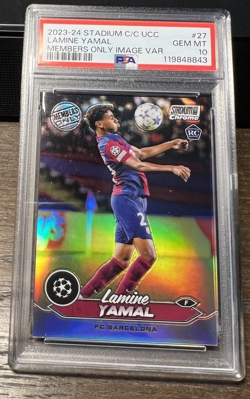 2023-24 STADIUM CLUB CHROME UEFA MEMBERS ONLY REFRACTOR LAMINE YAMAL PSA 10 view 2