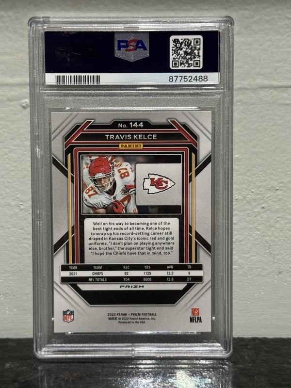TRAVIS KELCE 2022 PANINI PRIZM #144 RED SPARKLE COLOR MATCH PSA 10 view 2