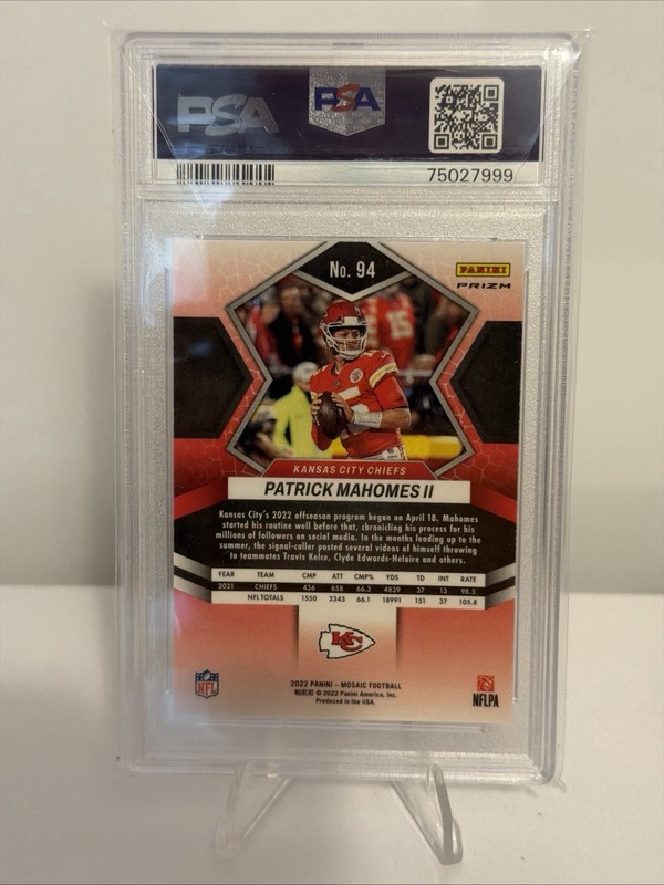 2022 Panini Mosaic - Patrick Mahomes II #94 Camo Pink Mosaic Prizm PSA 9  view 2