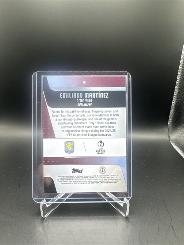 EMILIANO MARTINEZ 2025-26 TOPPS CHROME UCC GREEN X Fractor /99 view 2