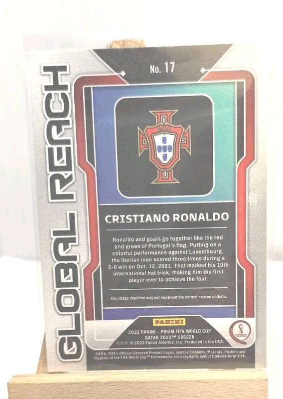 2022 Panini Prizm World Cup Qatar - Global Reach Cristiano Ronaldo #17 view 2