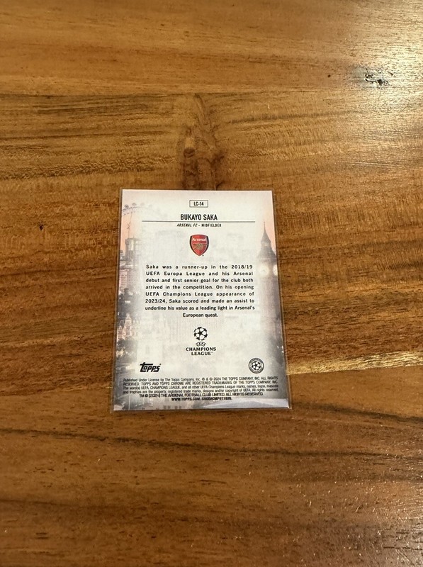 Bukayo Saka 2023-24 Topps Chrome UEFA London Calls Gold Lava Refractor SSP NRMT+ view 2