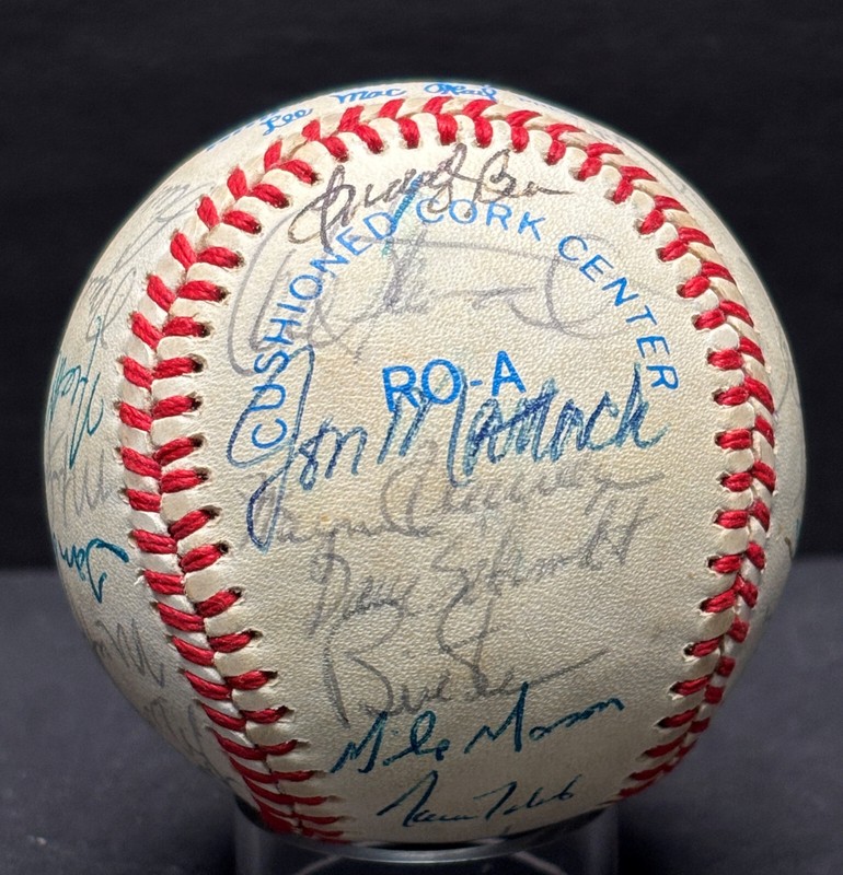 1983 Texas Rangers Team-Signed Baseball Autograph Auto PSA/DNA AP06619 view 2
