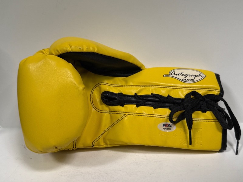 Manny Pacquiao & Eric Morales Signed Cleto Reyes Boxing Glove PSA AP90778 view 2