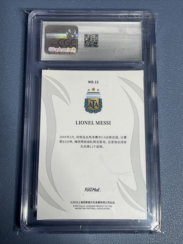 2023 FansMall Argentina Goat Lionel Messi #11 Rainbow Refractor CHC 10 view 2