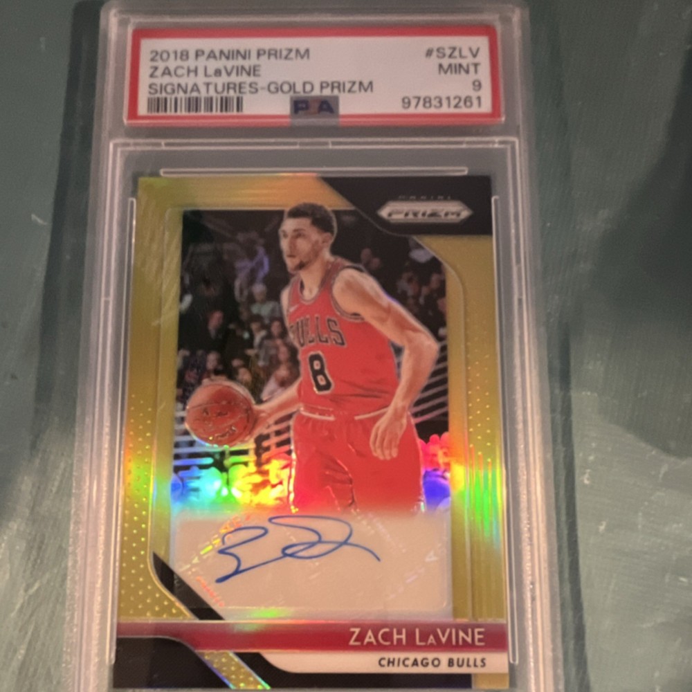 Panini Prizm 2018-19 Zach LaVine #S-ZLV Gold Prizm Auto /10 PSA 9 Bulls