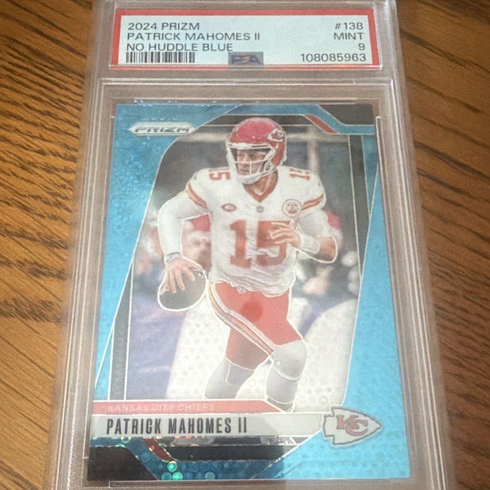 Panini Prizm Patrick Mahomes II #138 No Huddle Blue Prizm /99 PSA 9
