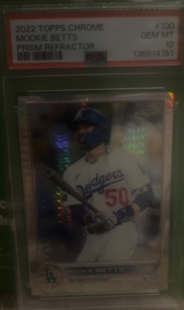 2022 TOPPS CHROME MOOKIE BETTS PRISM LOS ANGELES DODGERS PSA 10
