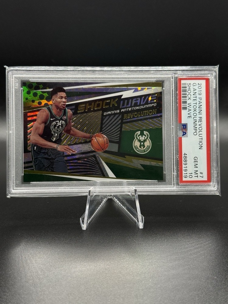 Panini 2019-20 Revolution Shockwave Giannis Antetokounmpo #7 Bucks PSA 10