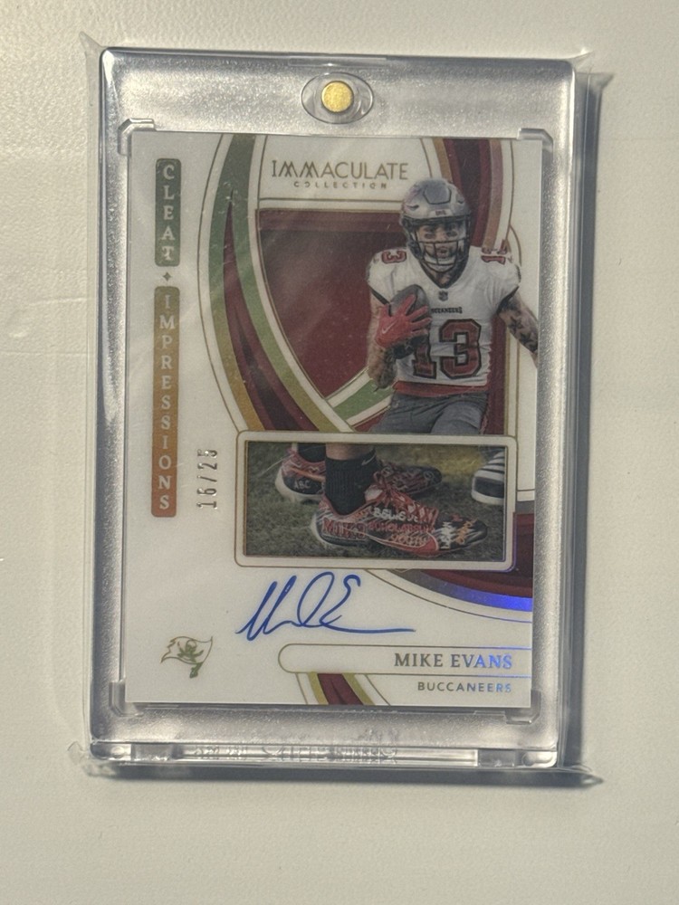 Mike Evans 2024 Panini Immaculate Collection Cleat Impressions Auto #16/25