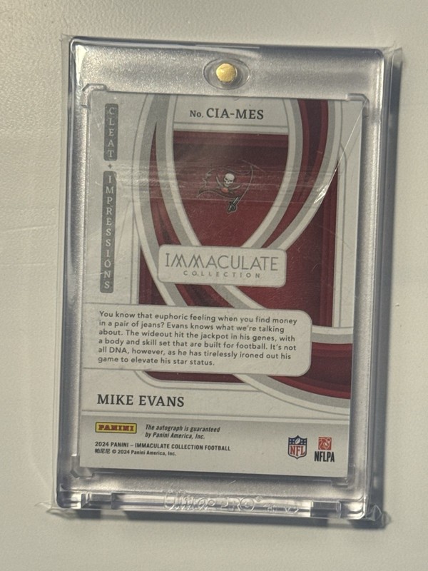 Mike Evans 2024 Panini Immaculate Collection Cleat Impressions Auto #16/25 view 2