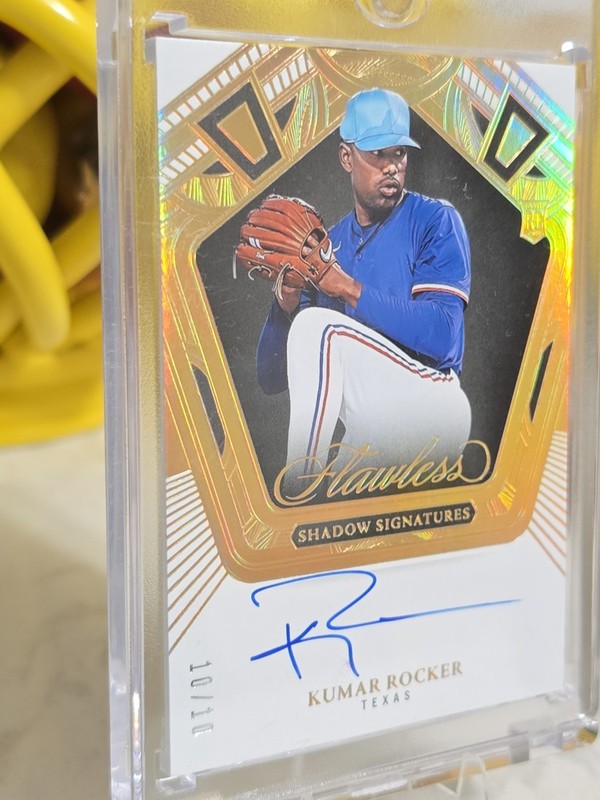 2025 /10  KUMAR ROCKER RC GOLD SHADOW AUTo  Panini Flawless TEXAS RANGERS view 2