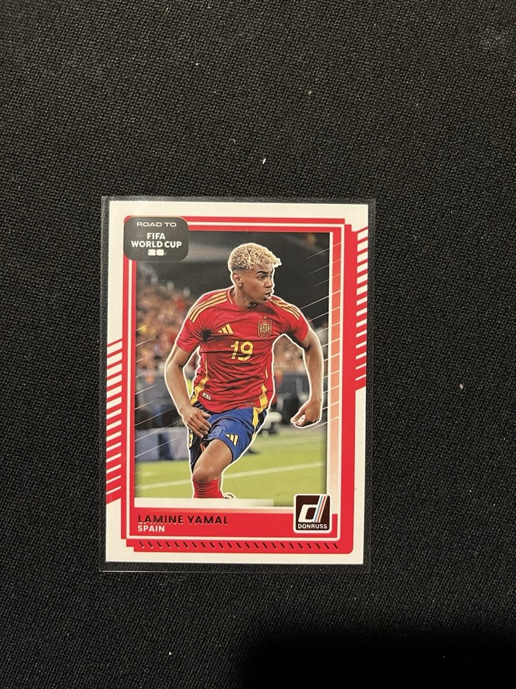 25 - 26 Donruss Soccer Lamine Yamal Base Card No. 10