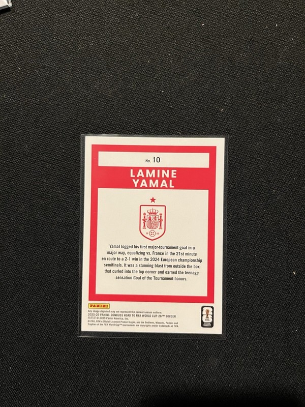 25 - 26 Donruss Soccer Lamine Yamal Base Card No. 10 view 2
