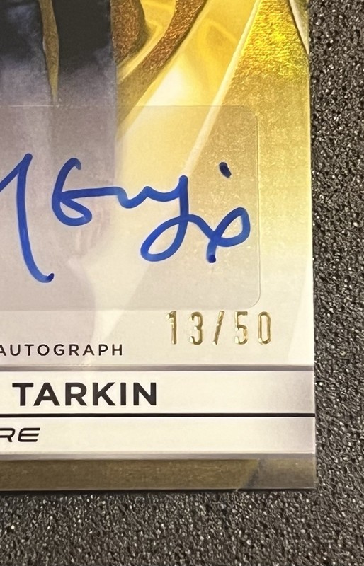 2025 TOPPS STAR WARS SMUGGLERS OUTPOST GRAND MOFF TARKIN GOLD REF AUTOGRAPH /50 view 2