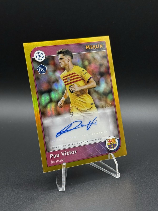 2024-25 Topps Chrome UEFA Auto Pau Victor RC True Gold  /50 Barcelona view 2