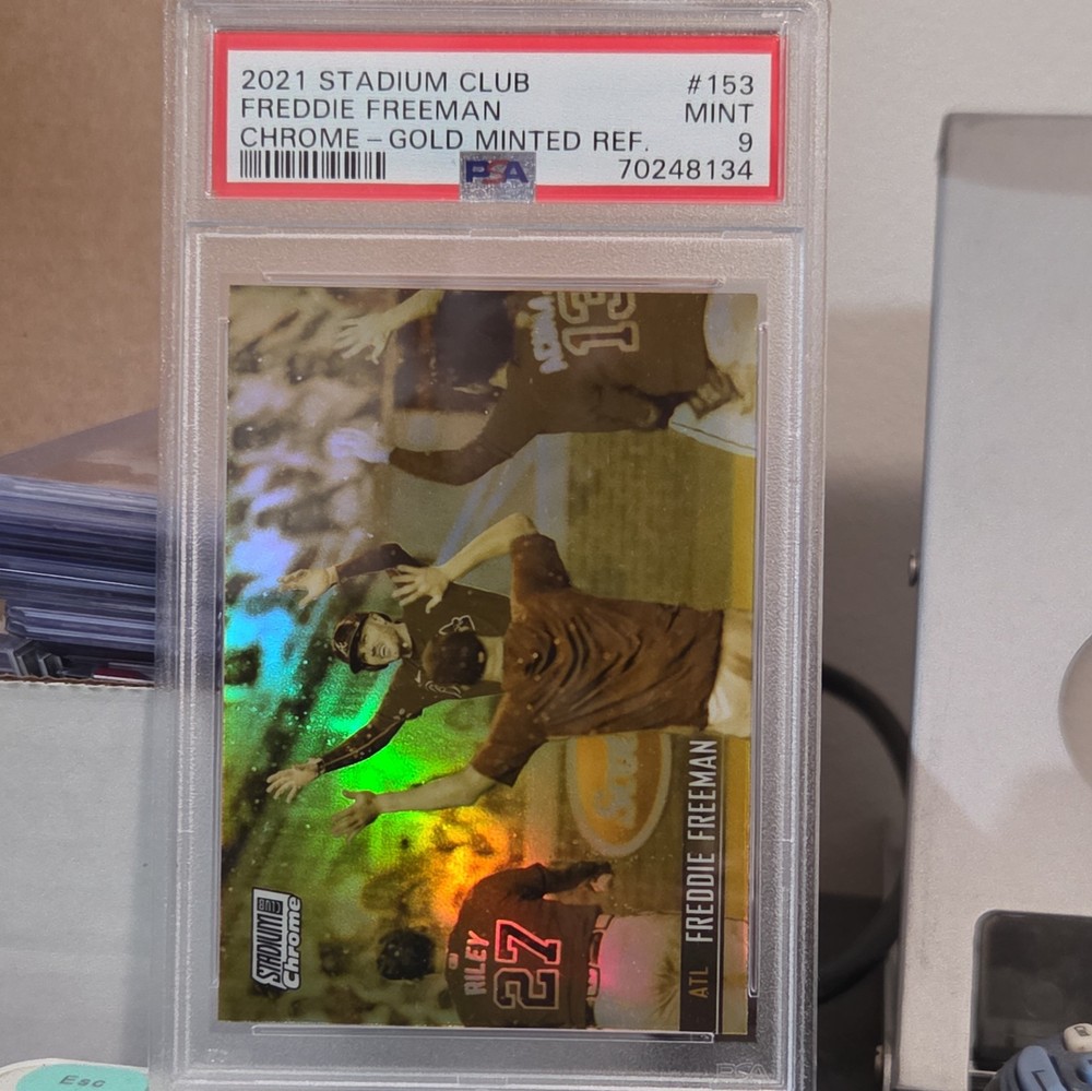 FREDDIE FREEMAN  -  2021 STADIUM CLUB Gold Minted Refractor #153 PSA 9 (pop 1)