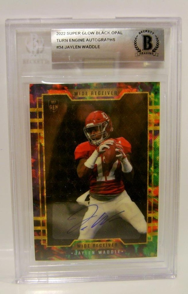 JAYLEN WADDLE TRUE 1/1 AUTO BECKETT GRADING FOOTBALL SUPER GLOW 1ST EVER 2023