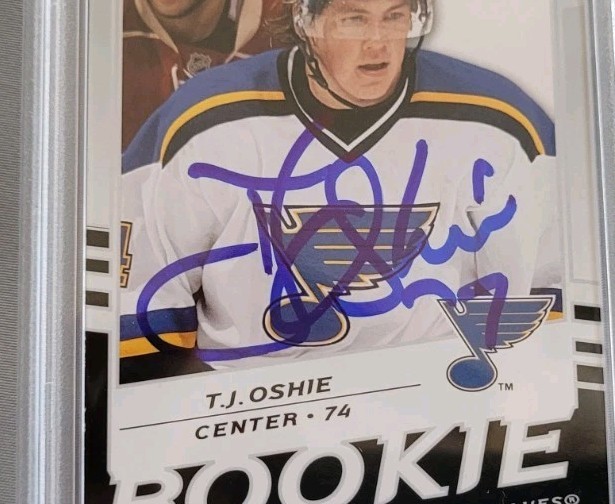 TJ Oshie signed autographed 2008-09 UD Victory Hockey Rookie Card RC IP auto PSA view 2