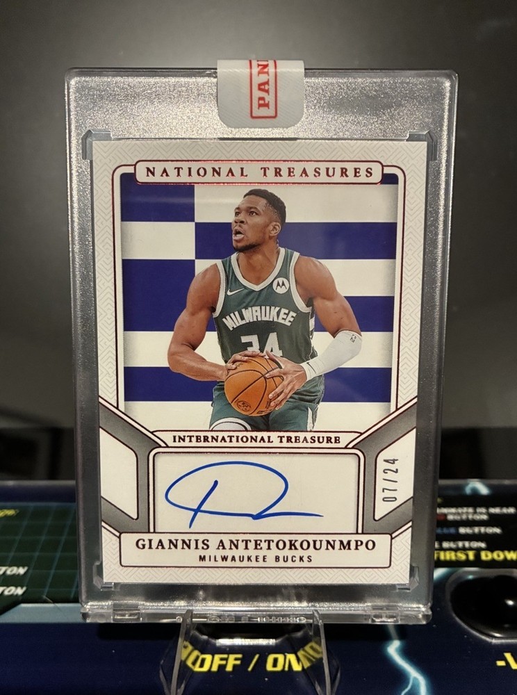 Giannis Antetokounmpo 2024-25 National Treasures International Treasure Auto /24