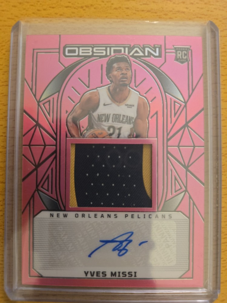 Yves Messi 2024-25 Obsidian Rookie Patch Electric Etch Pink Auto #12/49 RPA RC