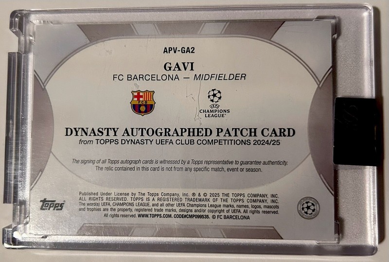 2024/25 Topps Dynasty UEFA Club Competitions Patch Auto Gavi APV-GA2 Black 4/5 view 2