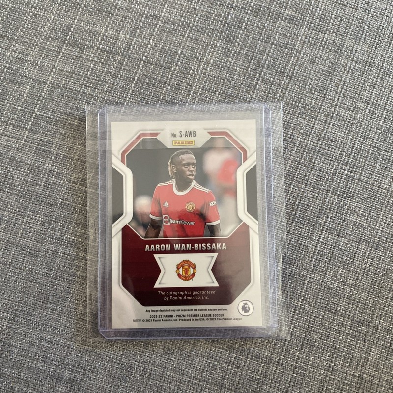 Aaron Wan-Bissaka 2021-22 Panini Prizm Premier League Signatures Auto #S-AWB view 2