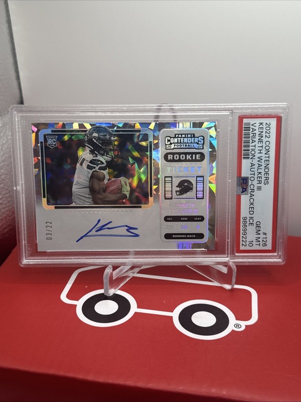2022 Contenders variation Cracked Ice Autograph Kenneth Walker III SP /22 PSA 10
