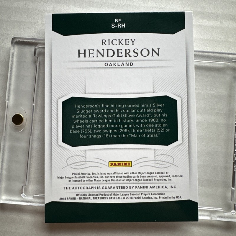 2018 Panini National Treasures Rickey Henderson auto #S-RH 3/5 😎Oakland A’s HOF view 2