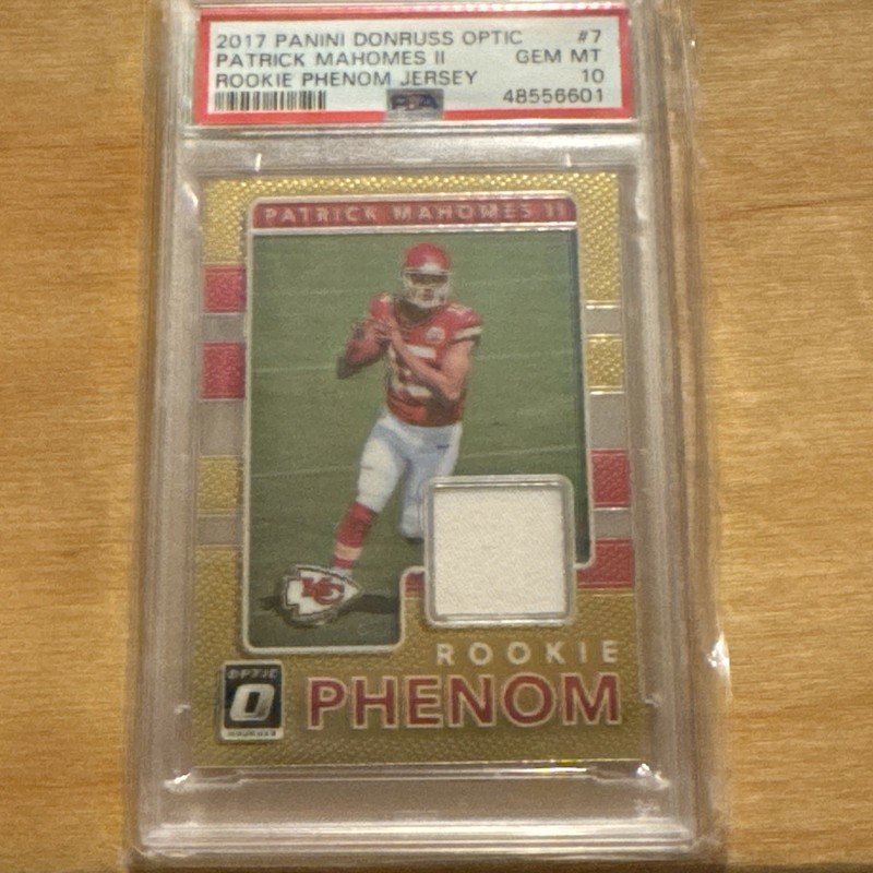 2017 Panini Donruss Optic Patrick Mahomes II Rookie Phenom Jersey PSA 10 RC