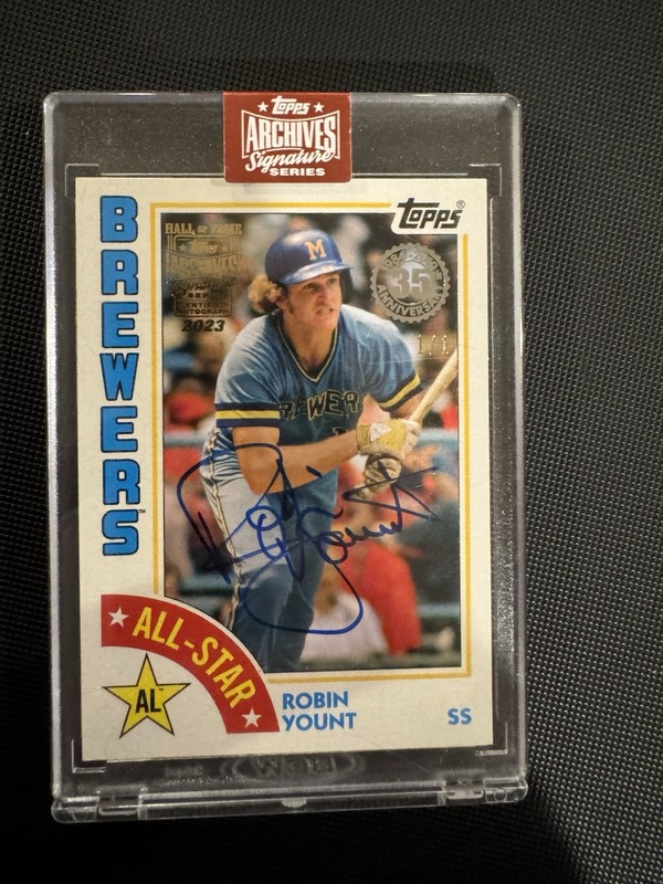 Robin Yount 1/1 On-Card Auto Topps Archives Signature Series Brewers HOF view 2